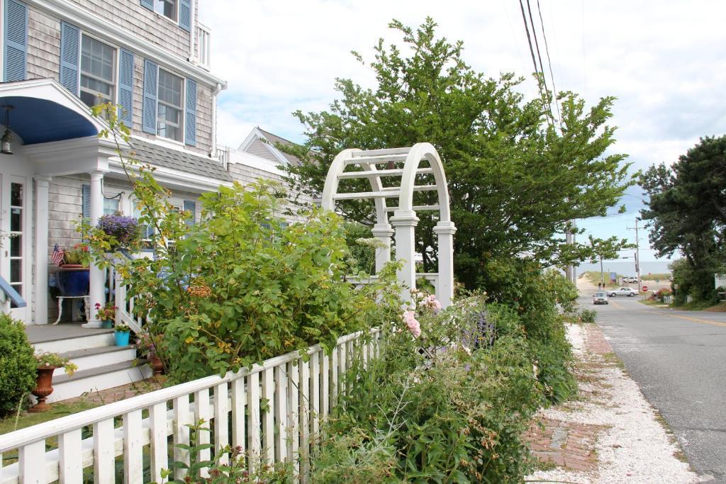 An English Garden Dennisport Exterior photo